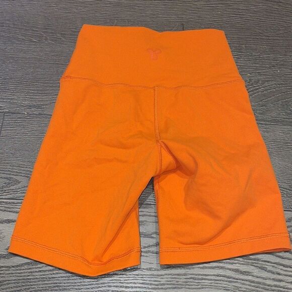 ARITZIA | TNA Atmosphere 7” Bike Shorts - Picture 5 of 9